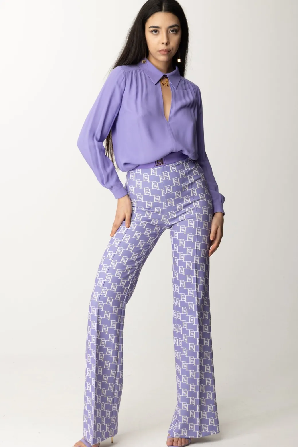 Elisabetta Franchi Camicia con Accessorio Al Collo e Scollo Sul RetroIRIS