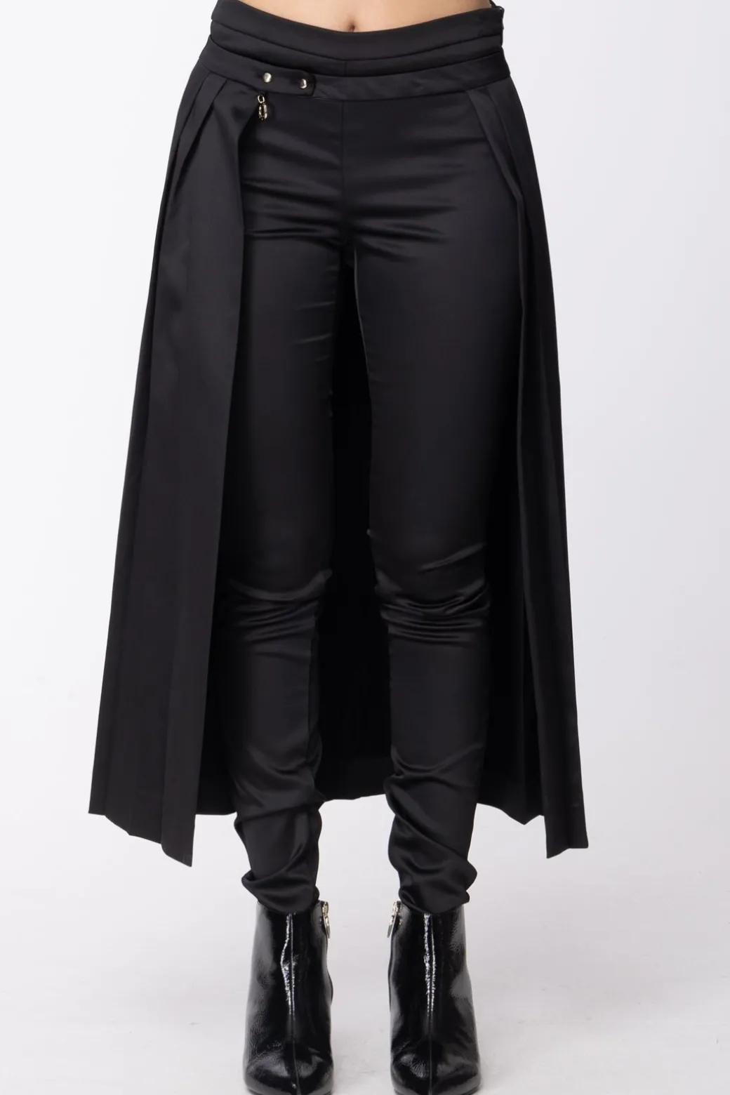 Mangano Mangano: Gonna Pantalone Chiusura con Bottoni DoratiNERO