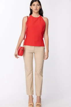 Mangano Mangano: Top Bay Top Slim Fit In Tessuto Tecnico Da Confezione con Scollo All'americanaROSSO