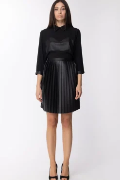 Manila Grace Abito Corto In Ecopelle con Gonna a PiegheNERO