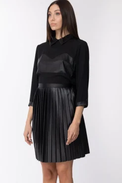Manila Grace Abito Corto In Ecopelle con Gonna a PiegheNERO