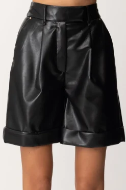 Simona Corsellini Shorts In PelleNERO