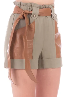 Twin-set Shorts In Canvas con CinturaOIL GREEN
