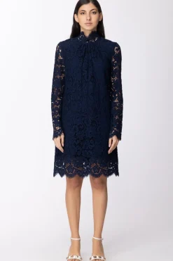 Twin-set Twin Set: Abito Elegante Tunica In Pizzo Macreme Collo Alto Fondo SmerlatoINDACO