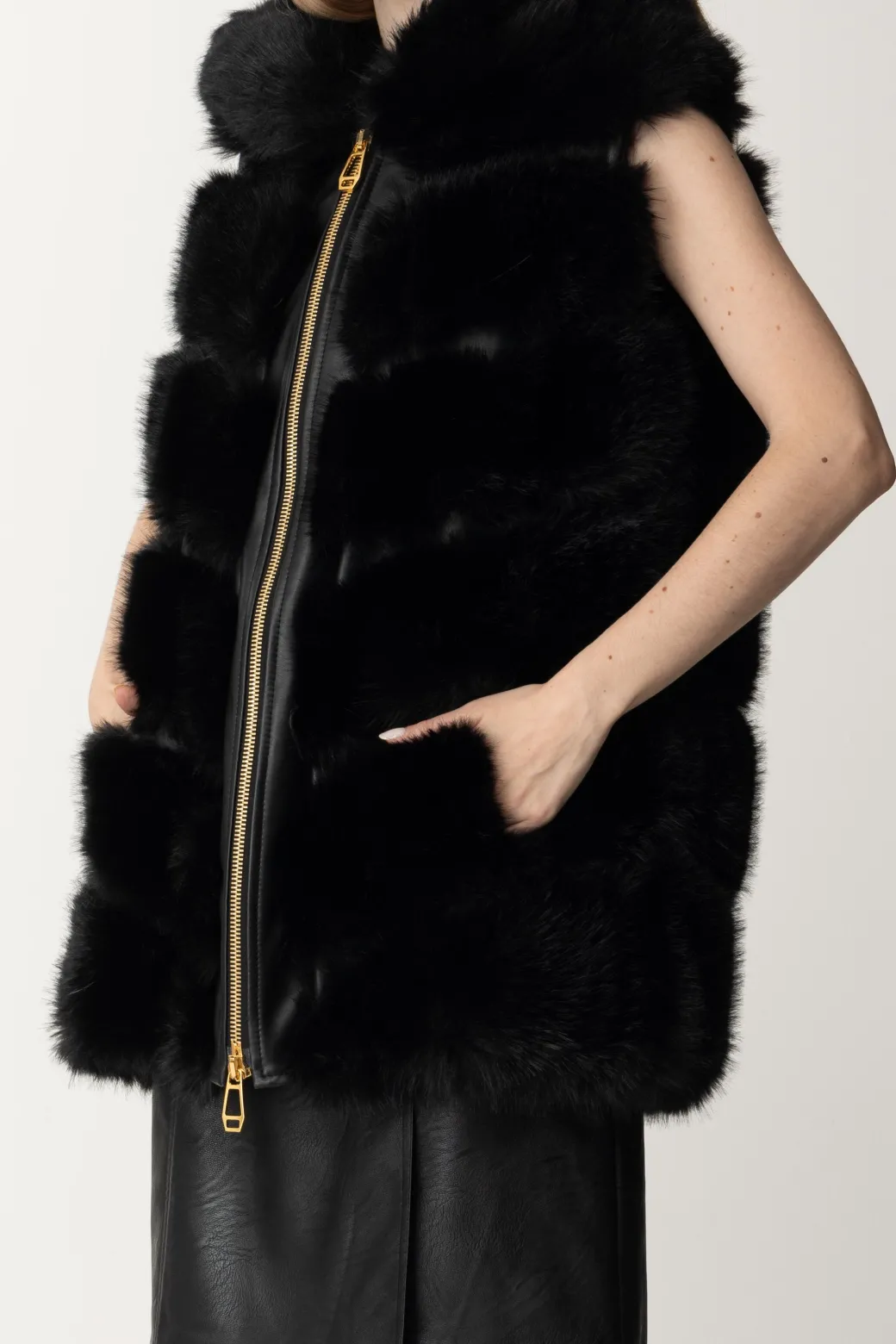 Yes London Gilet In Ecopelliccia con CappuccioNERO